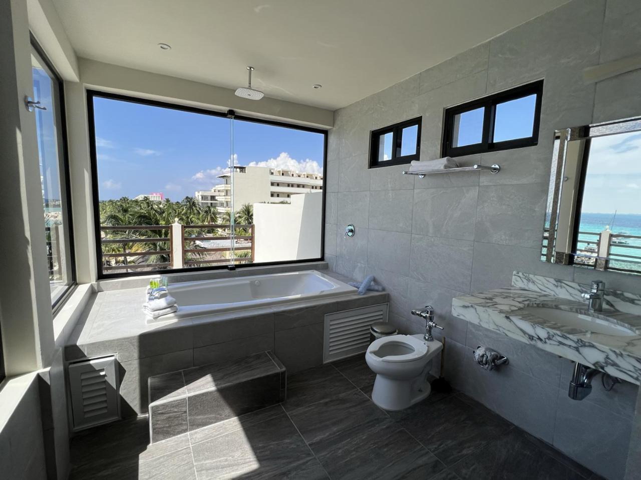 Cuxos Hotel Beachfront Isla Mujeres Kültér fotó